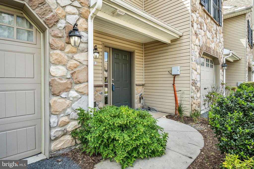 343 MELBOURNE LANE