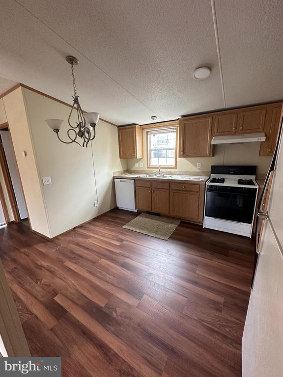 52 LORI CIRCLE
