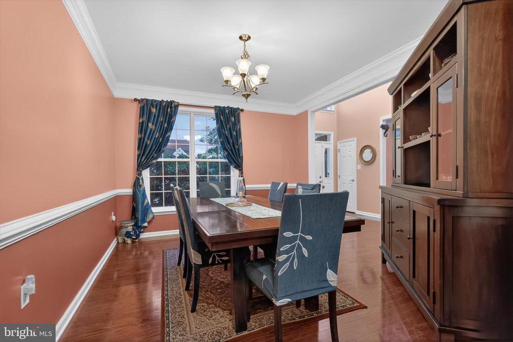 16 FOXWOOD BOULEVARD