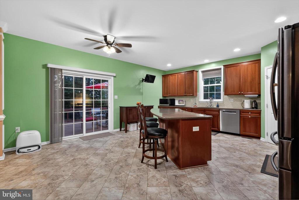 16 FOXWOOD BOULEVARD