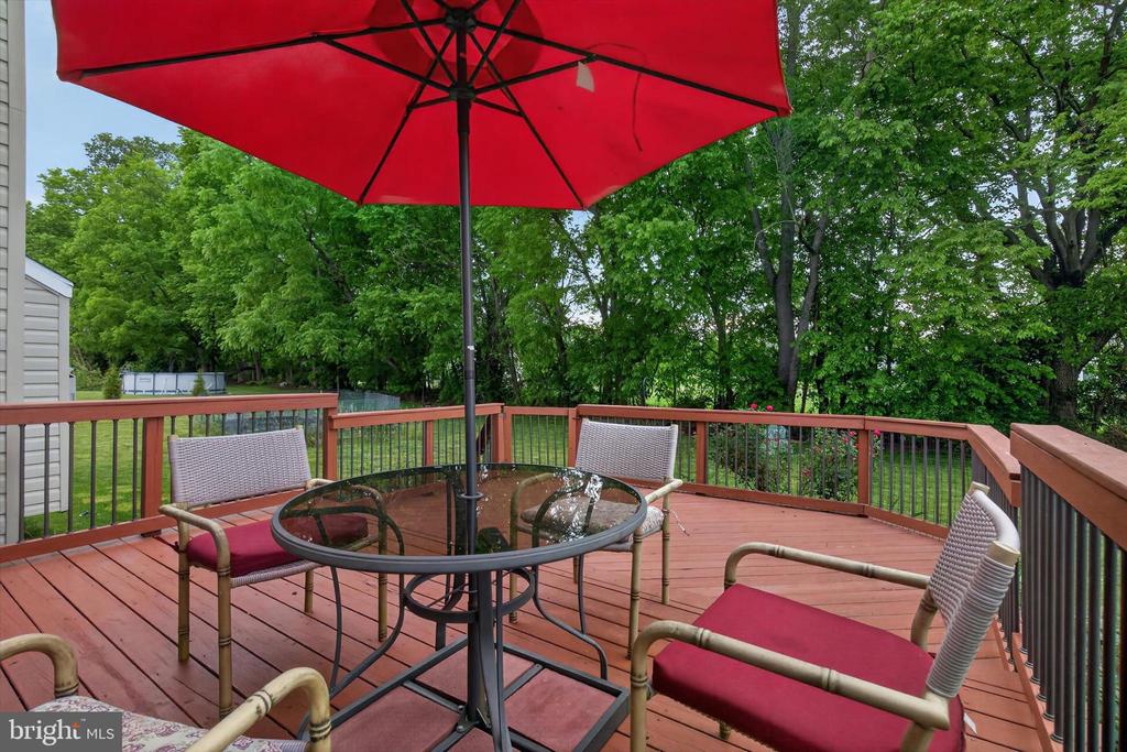16 FOXWOOD BOULEVARD
