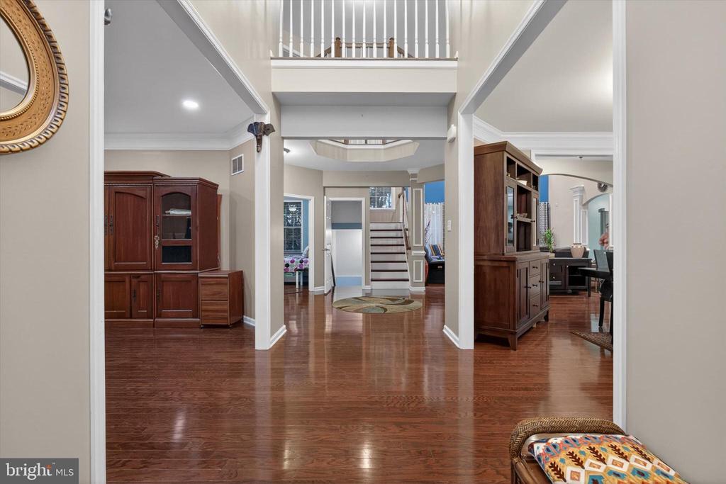 16 FOXWOOD BOULEVARD