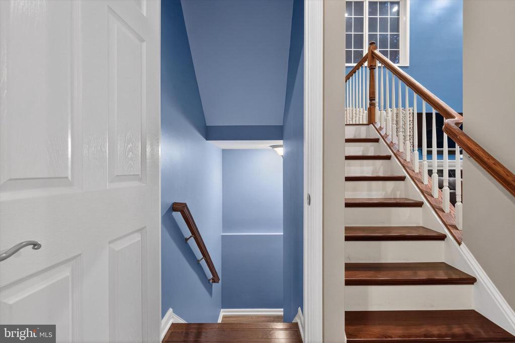 16 FOXWOOD BOULEVARD