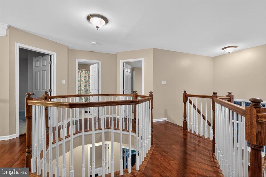 16 FOXWOOD BOULEVARD