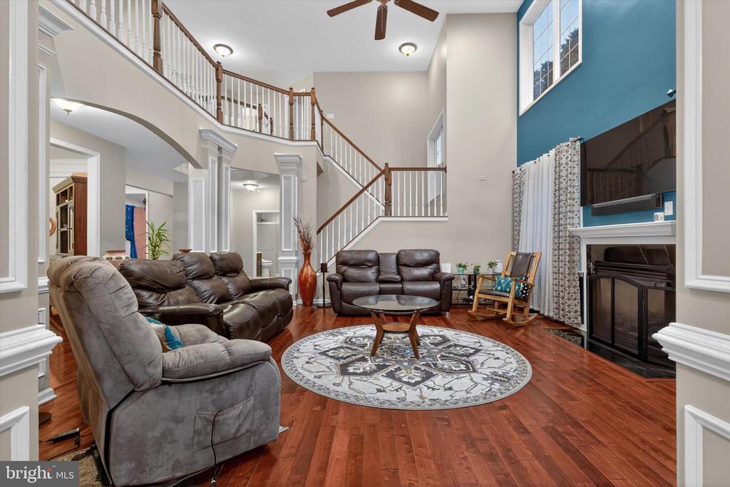 16 FOXWOOD BOULEVARD