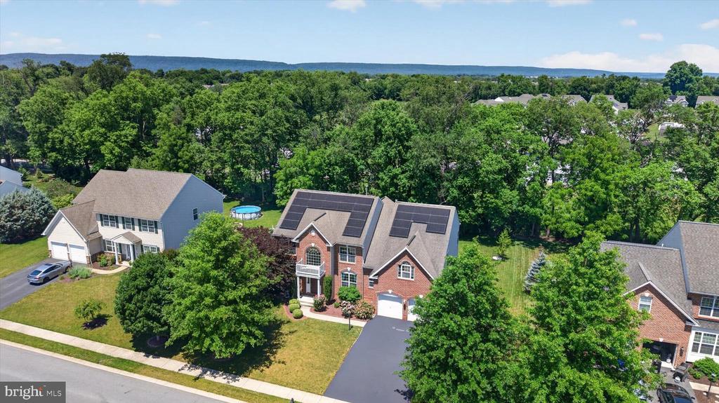 16 FOXWOOD BOULEVARD