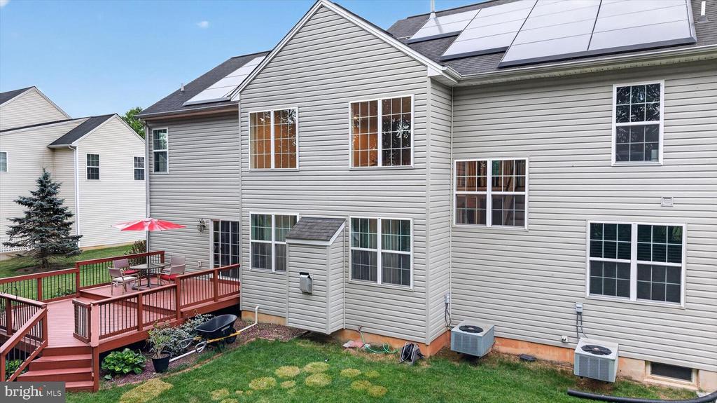 16 FOXWOOD BOULEVARD