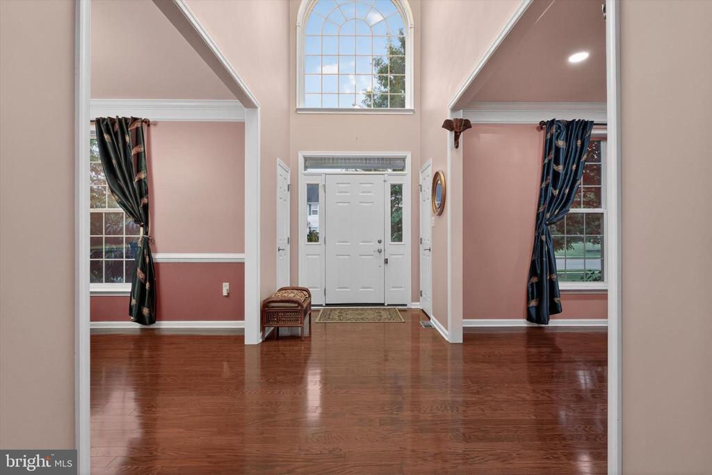 16 FOXWOOD BOULEVARD