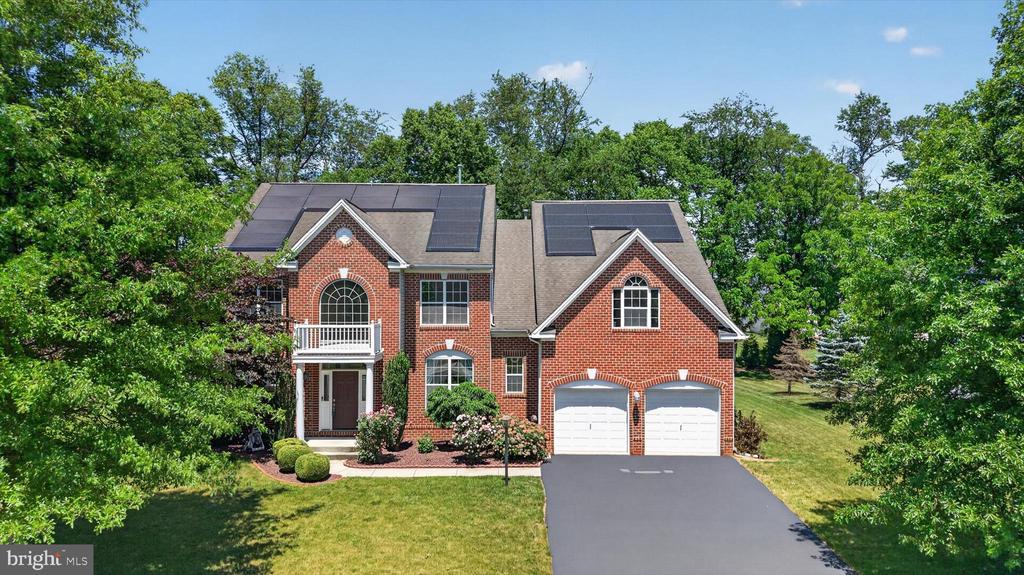 16 FOXWOOD BOULEVARD