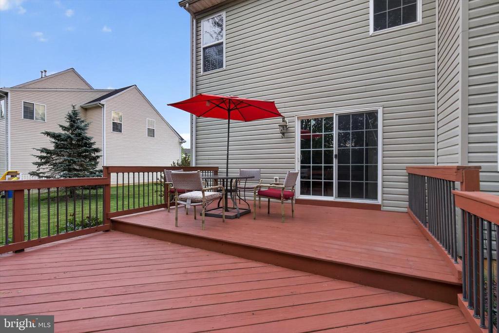 16 FOXWOOD BOULEVARD