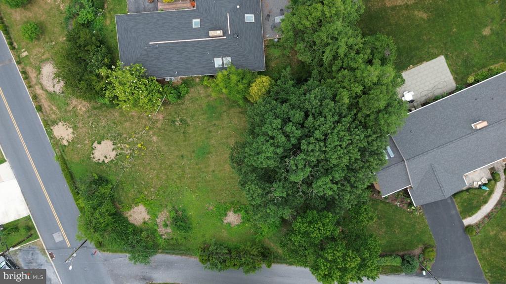 200 GARRETT LANE