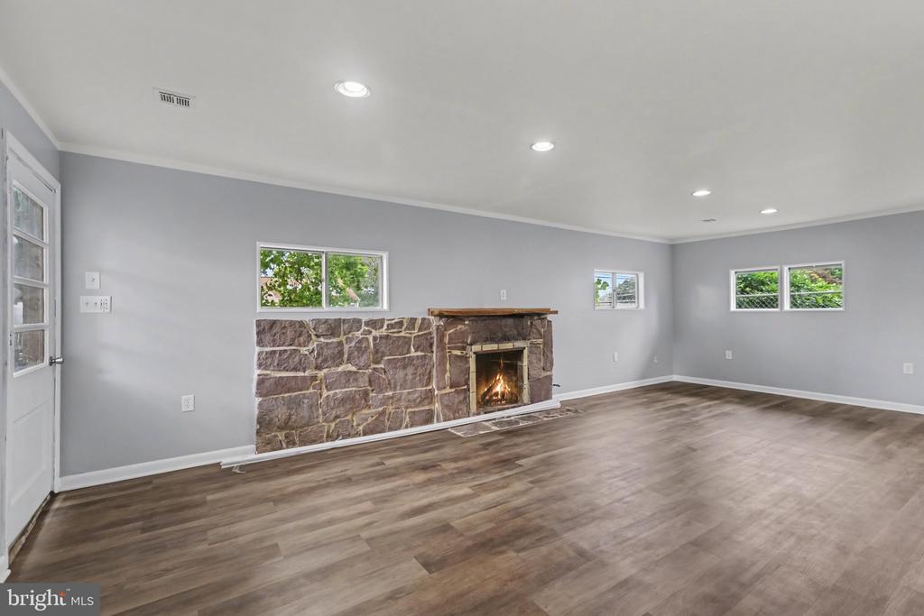 128 HENRY ROAD