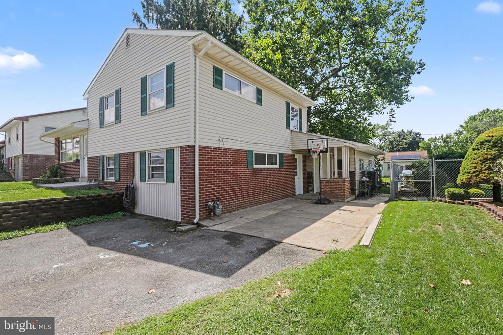 128 HENRY ROAD