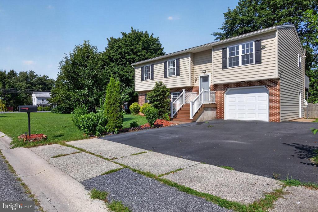 2 RASPBERRY DR
