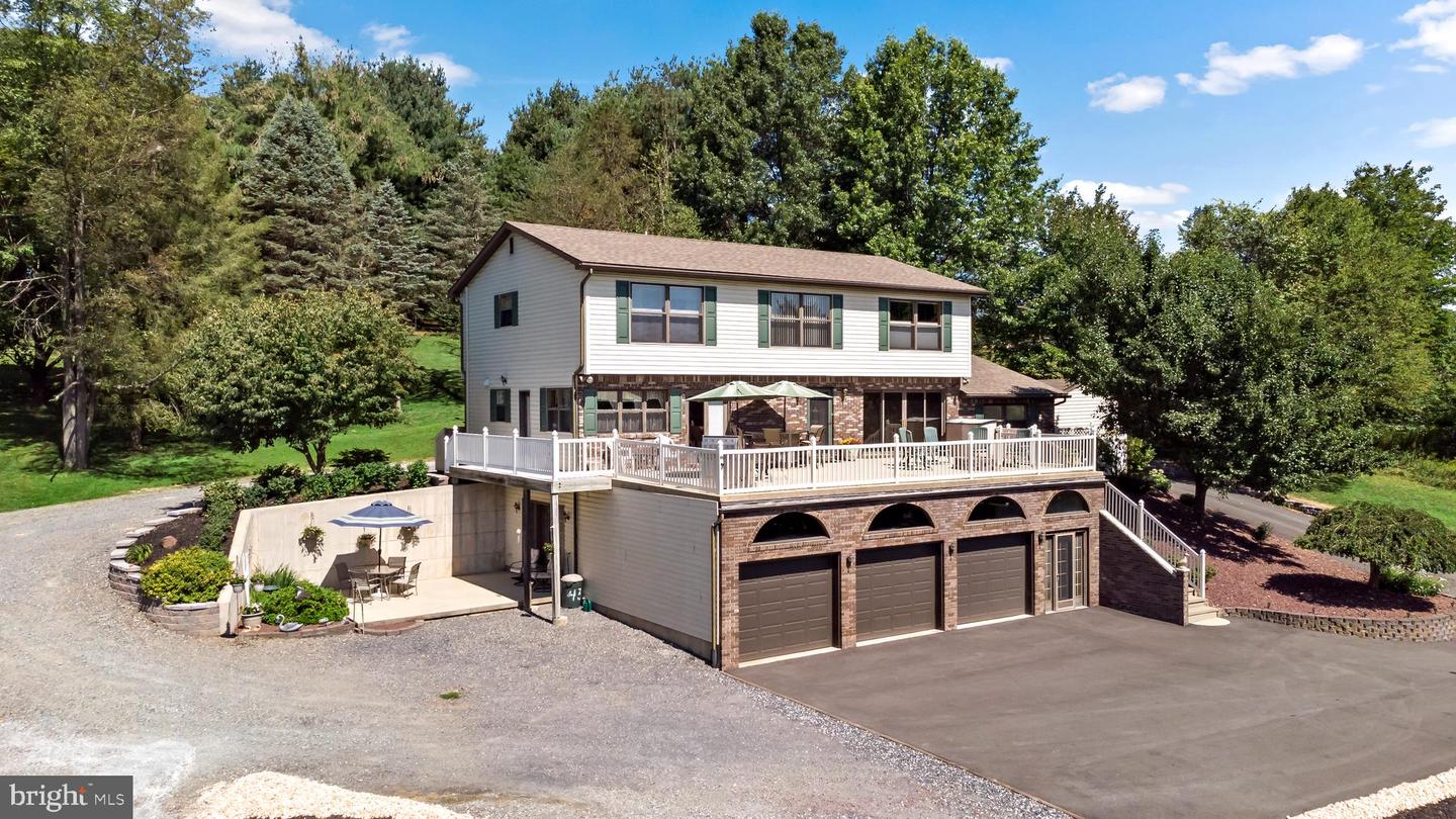 435 Maxine Dr