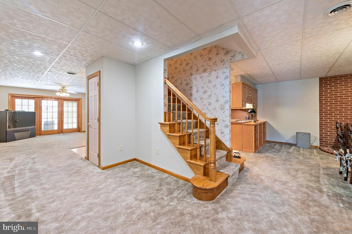 435 Maxine Dr