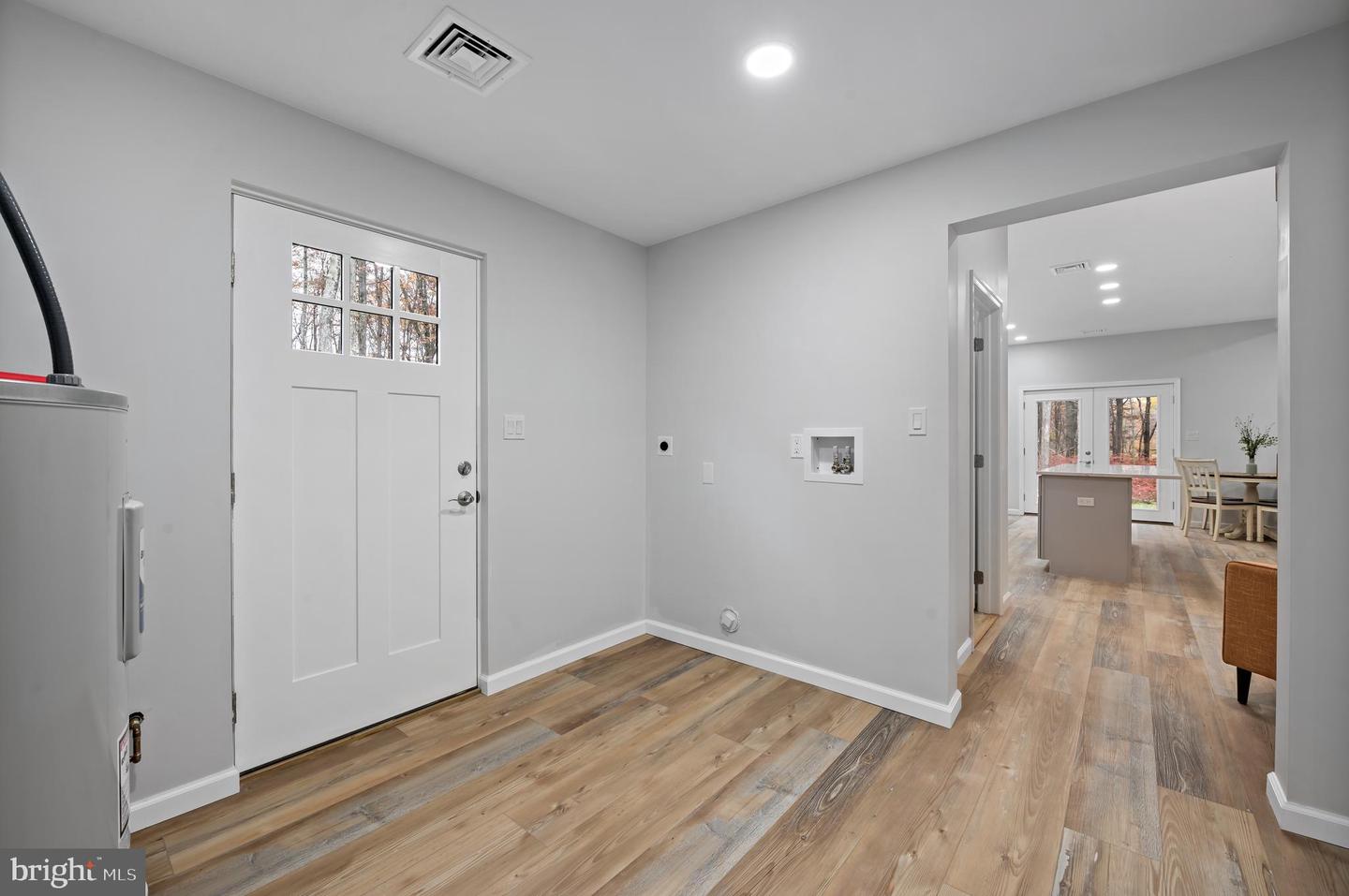 25 Oak Ln W
