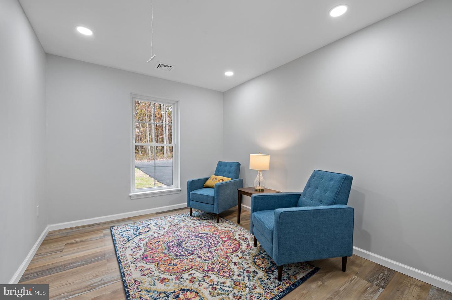 25 Oak Ln W