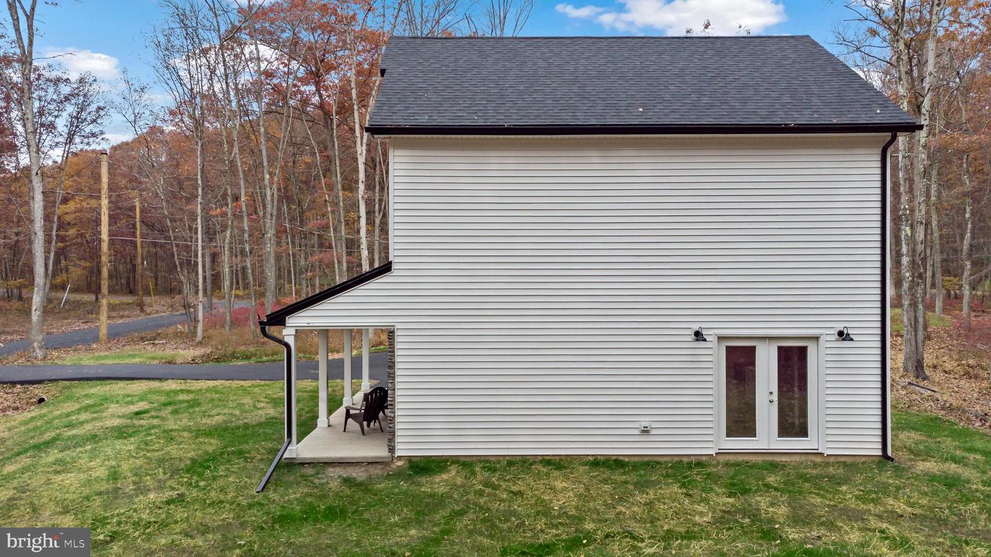 25 Oak Ln W