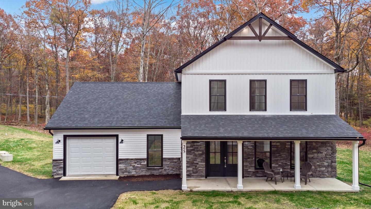 25 Oak Ln W