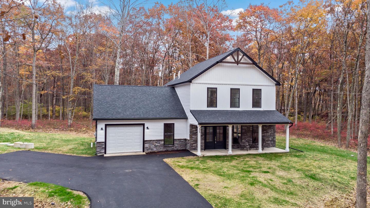 25 Oak Ln W