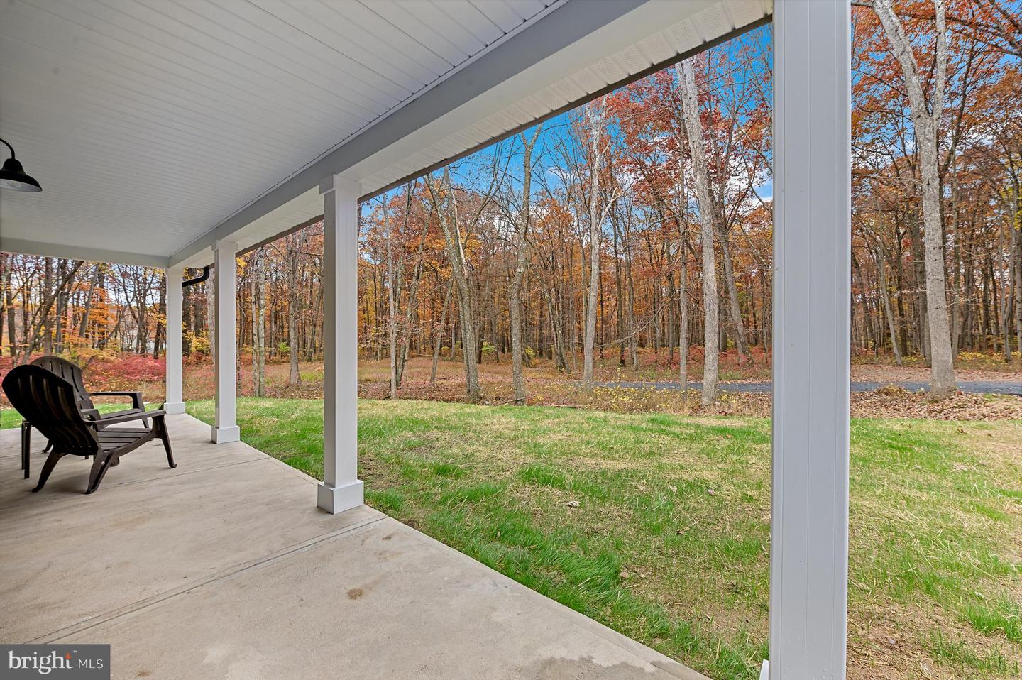 25 Oak Ln W