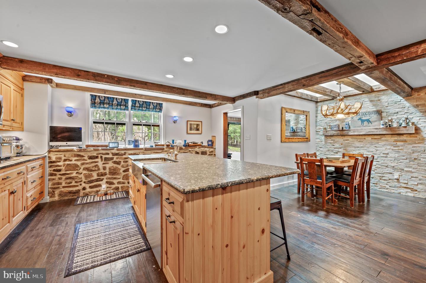 526 Moseywood Rd
