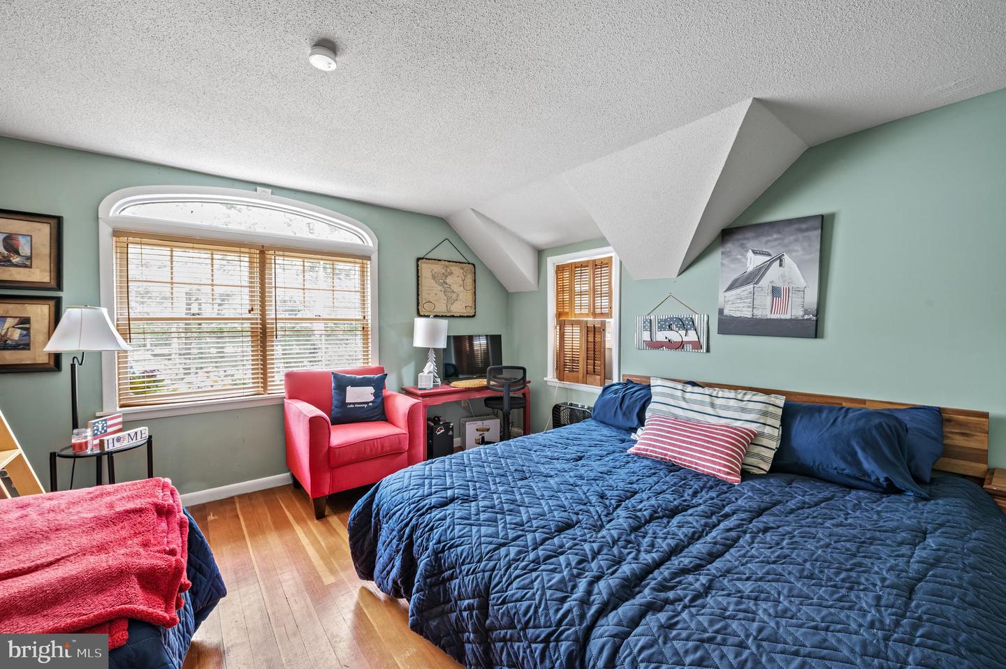 526 Moseywood Rd