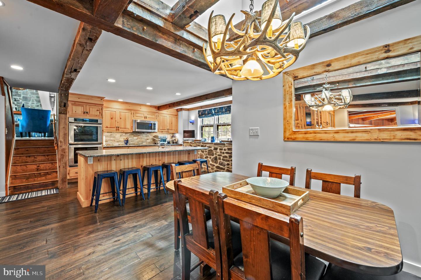 526 Moseywood Rd