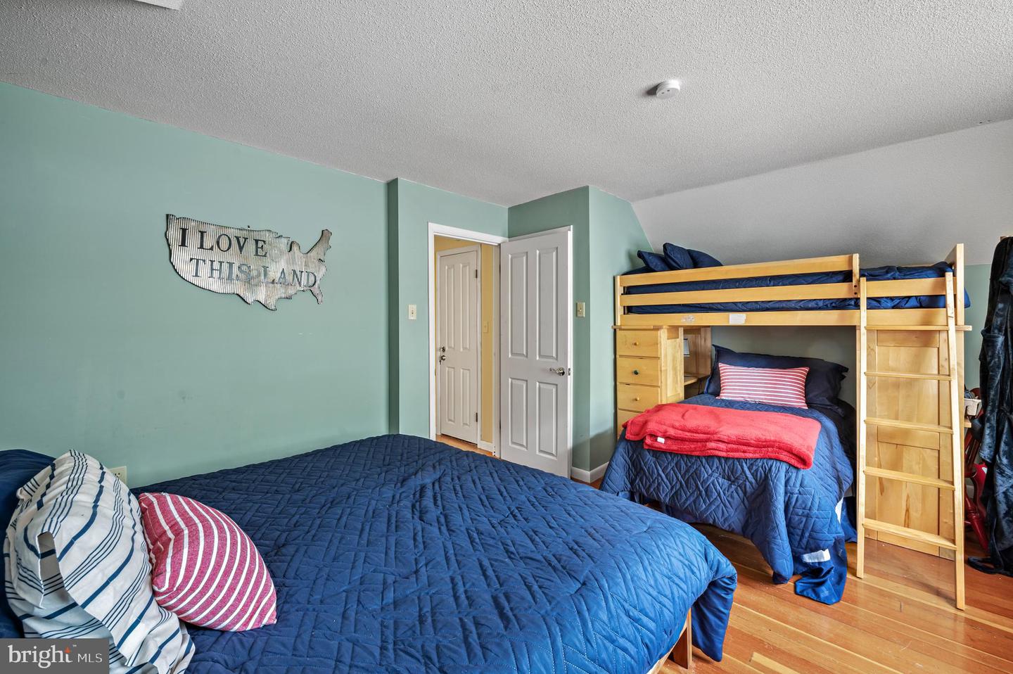 526 Moseywood Rd
