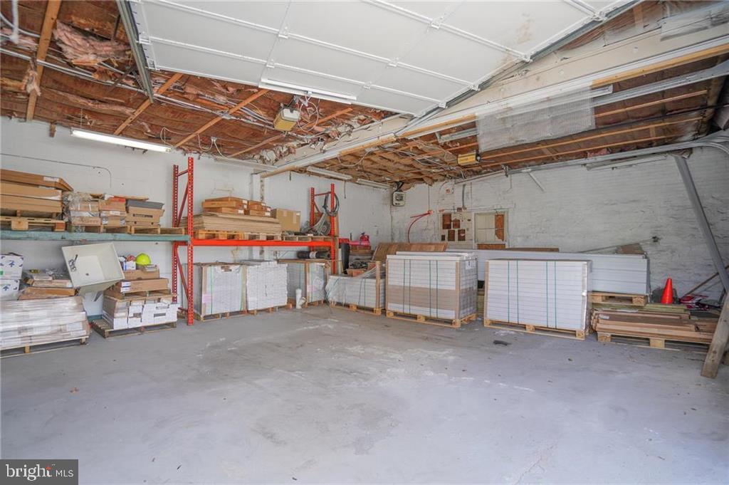 90 W Center Ave