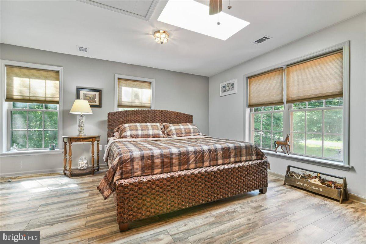11 Pinoak Dr