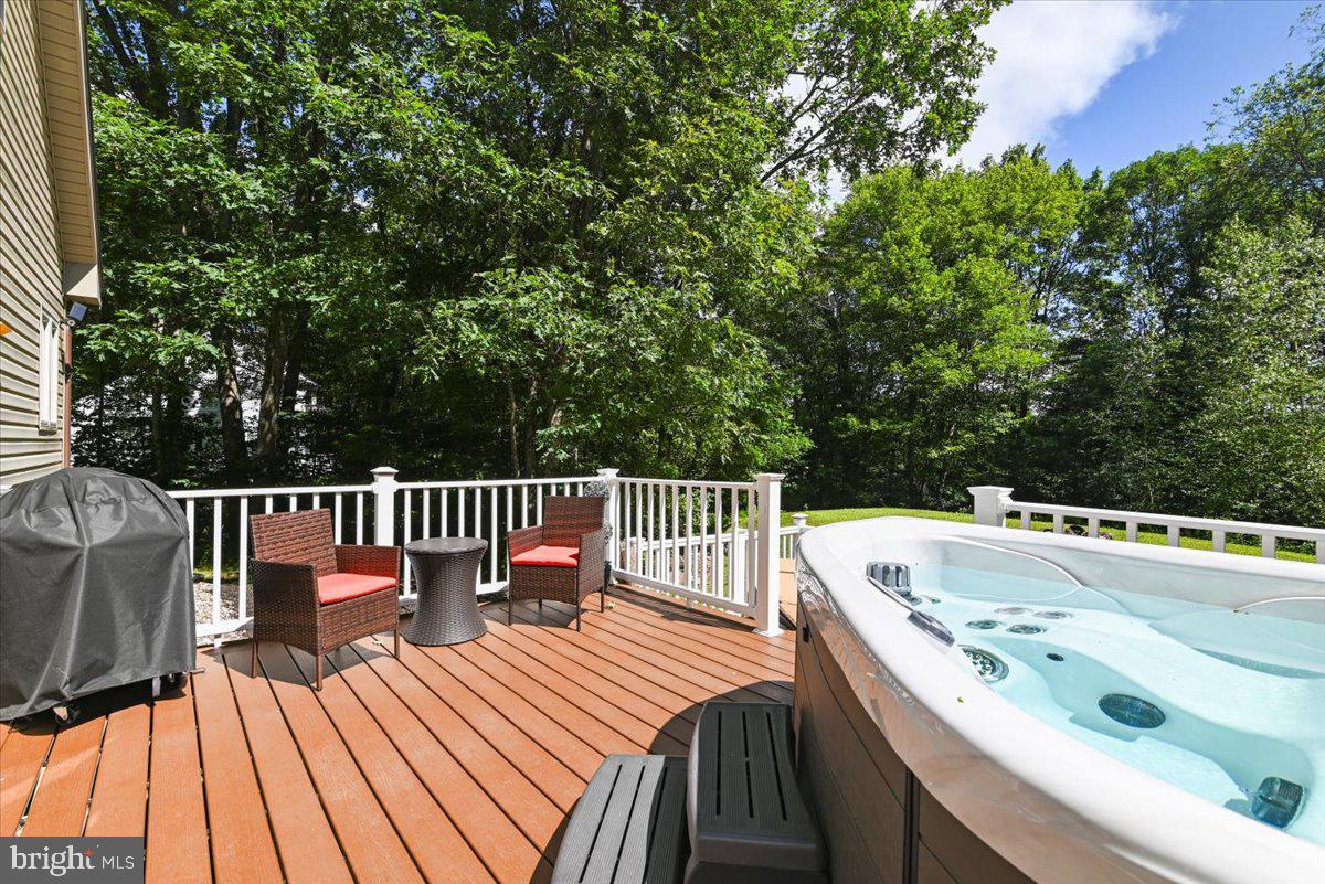 11 Pinoak Dr