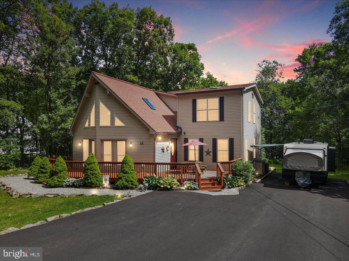 11 Pinoak Dr