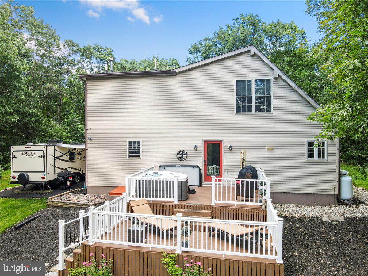 11 Pinoak Dr