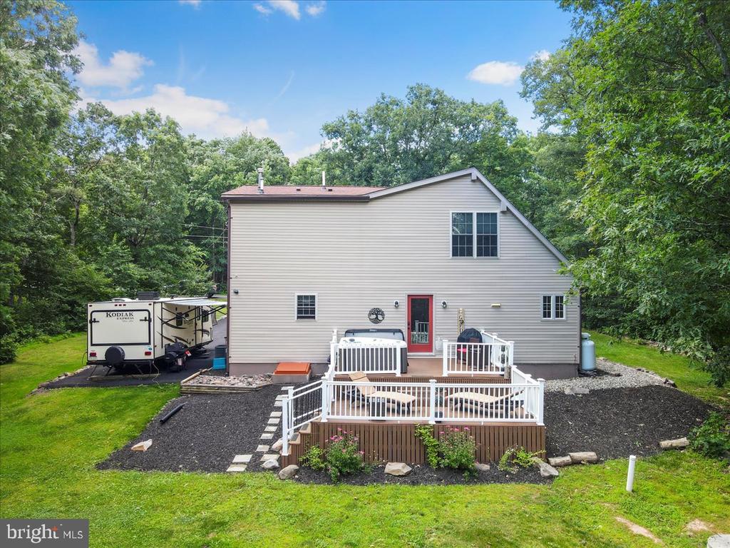 11 Pinoak Dr