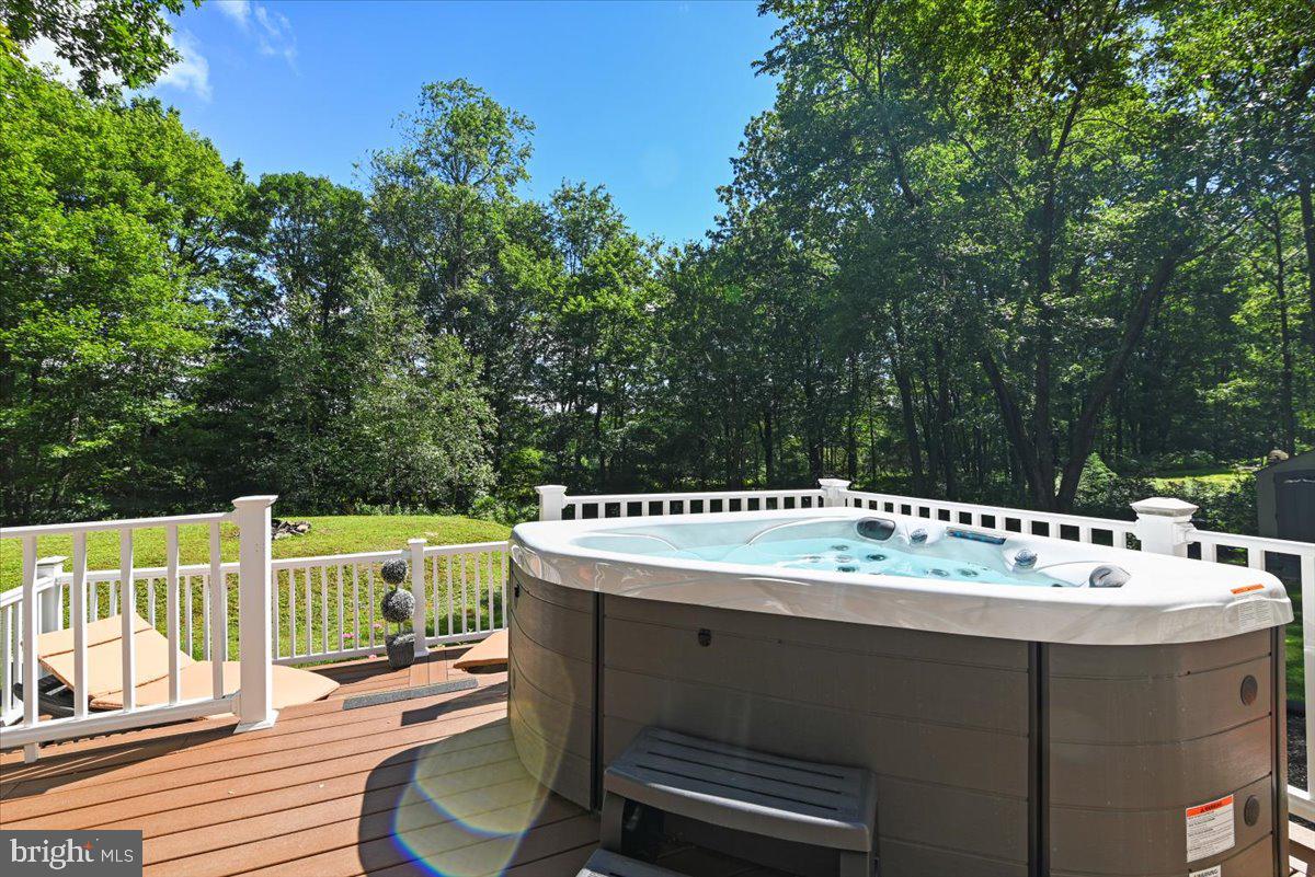 11 Pinoak Dr