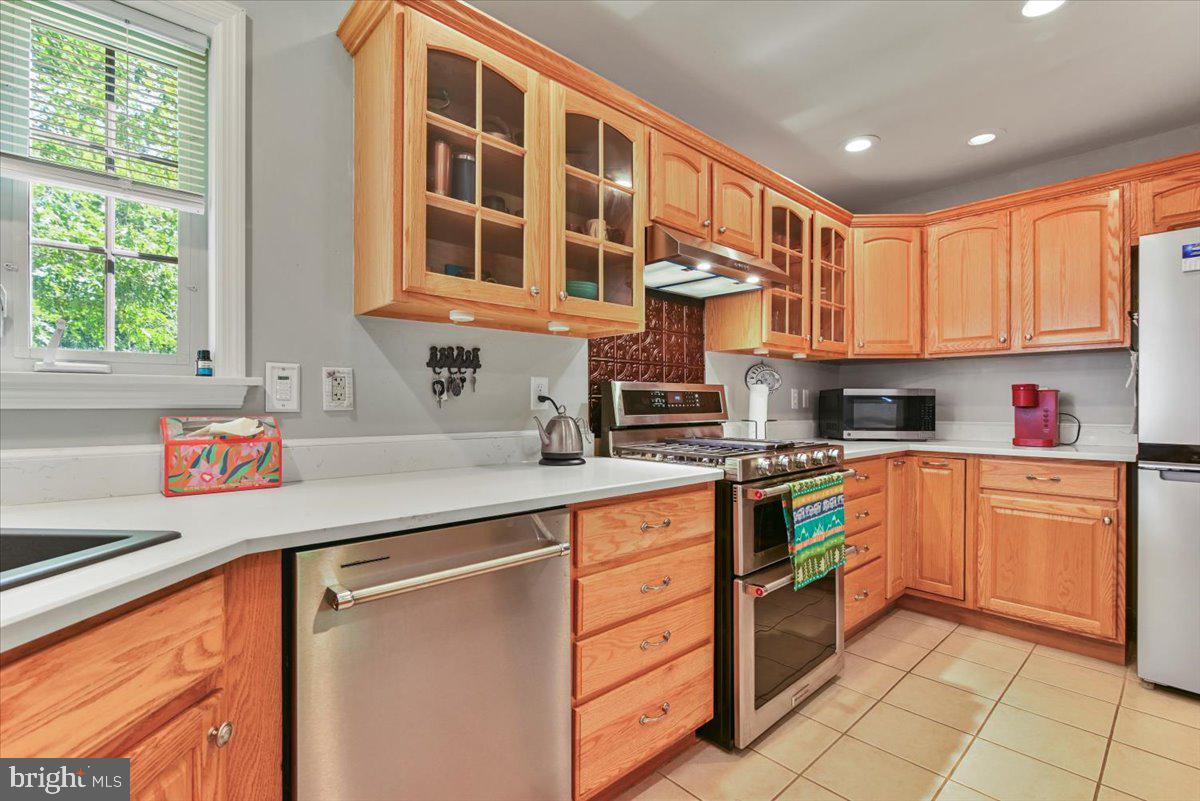 11 Pinoak Dr