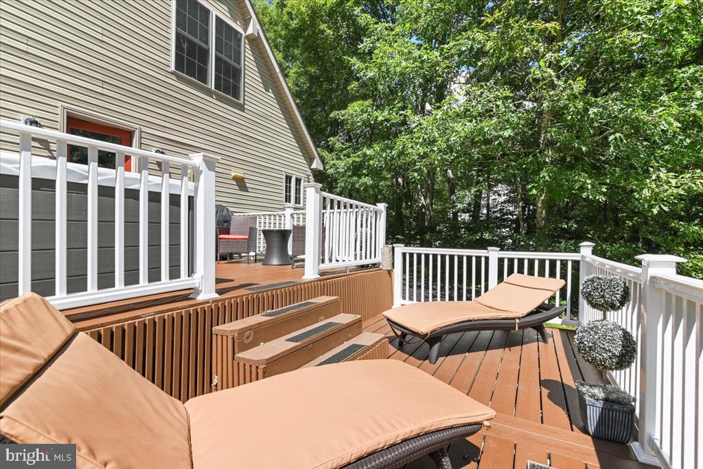 11 Pinoak Dr
