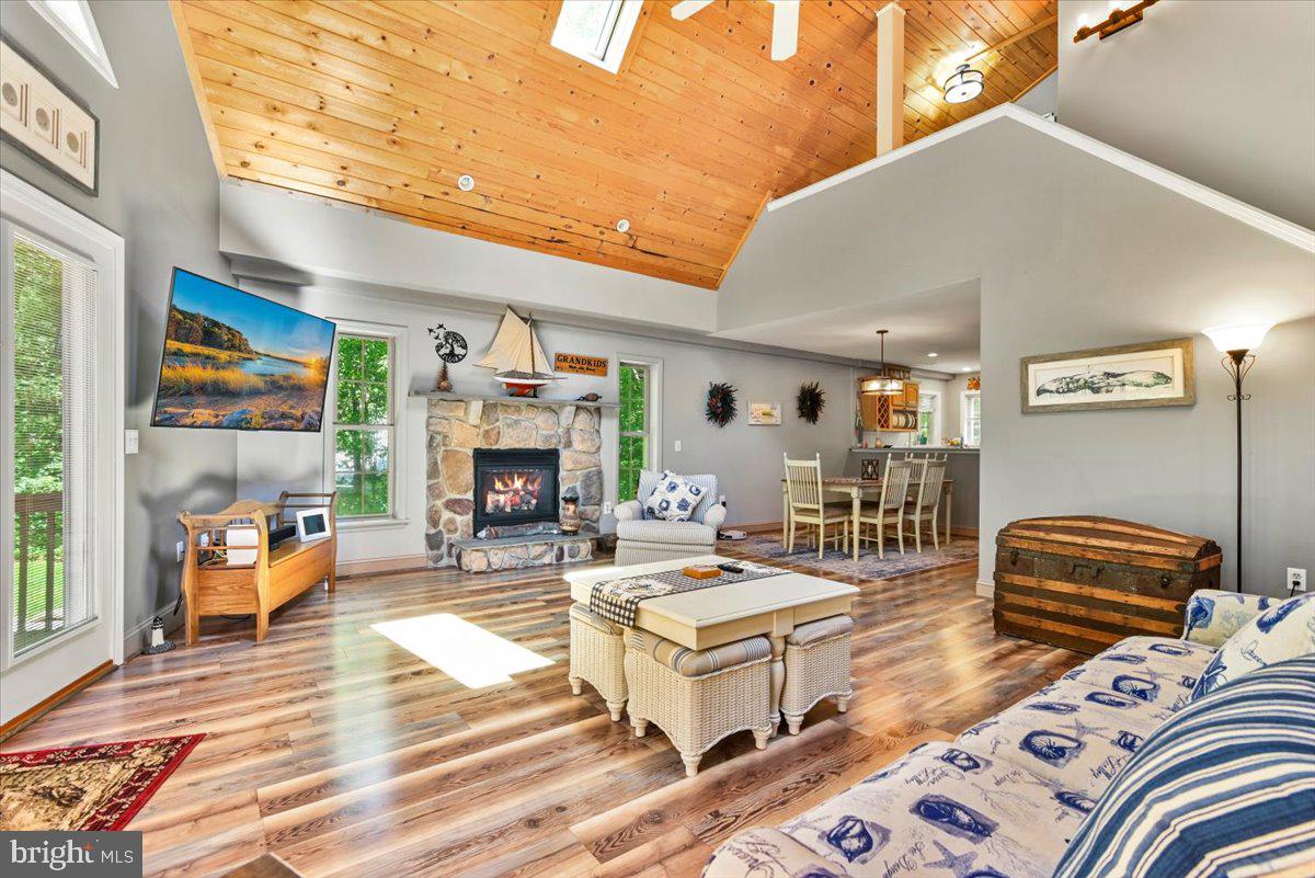 11 Pinoak Dr