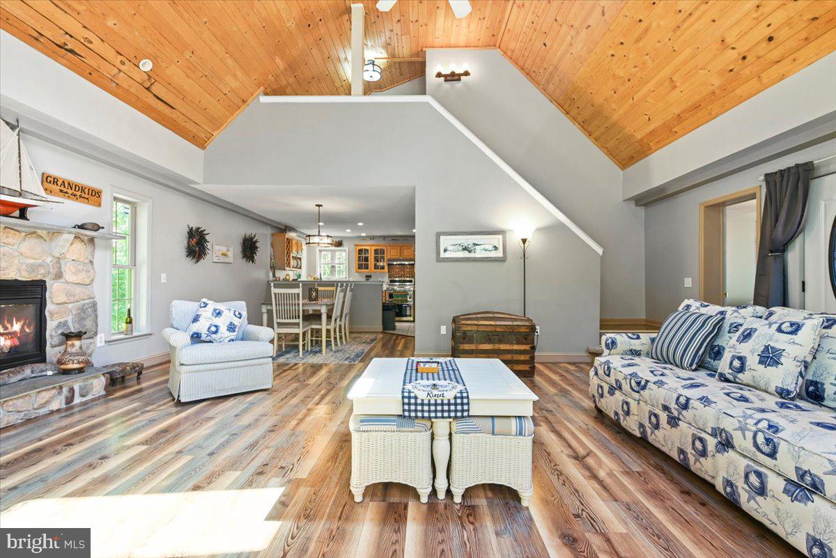 11 Pinoak Dr