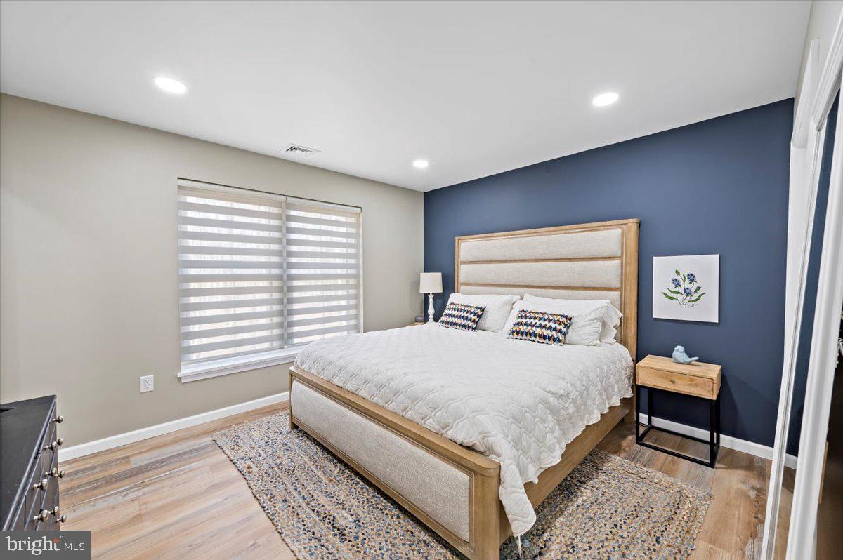 25 Oak Ln W