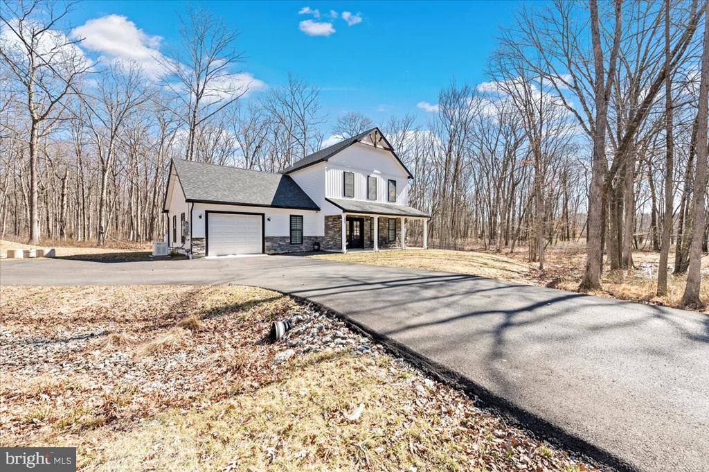 25 Oak Ln W