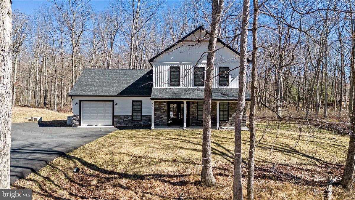 25 Oak Ln W