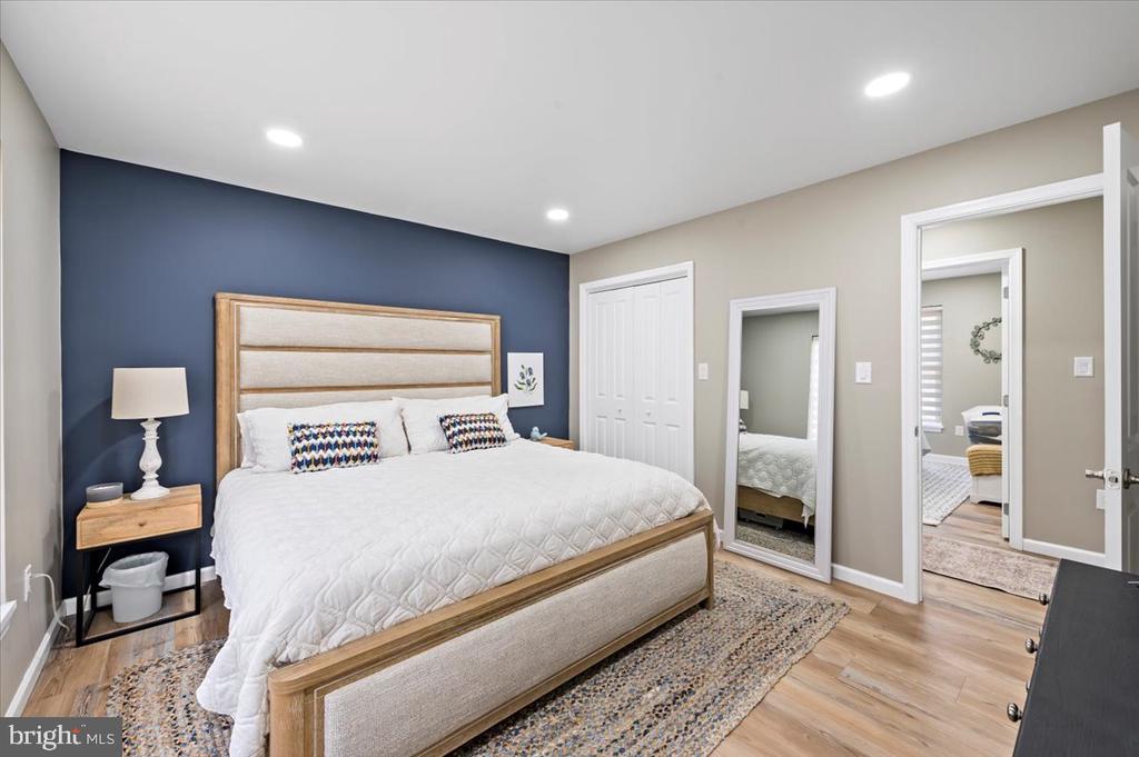 25 Oak Ln W