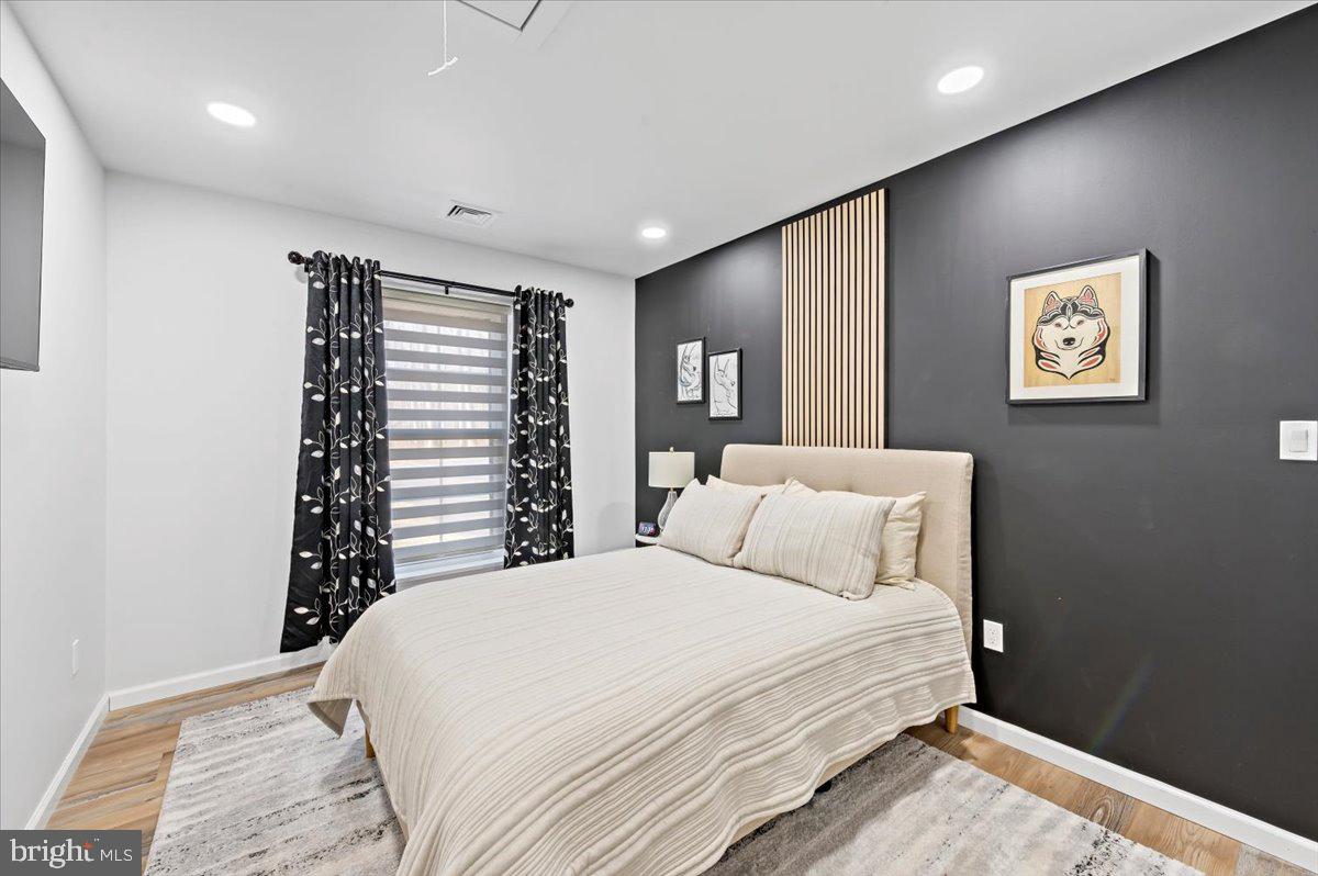 25 Oak Ln W