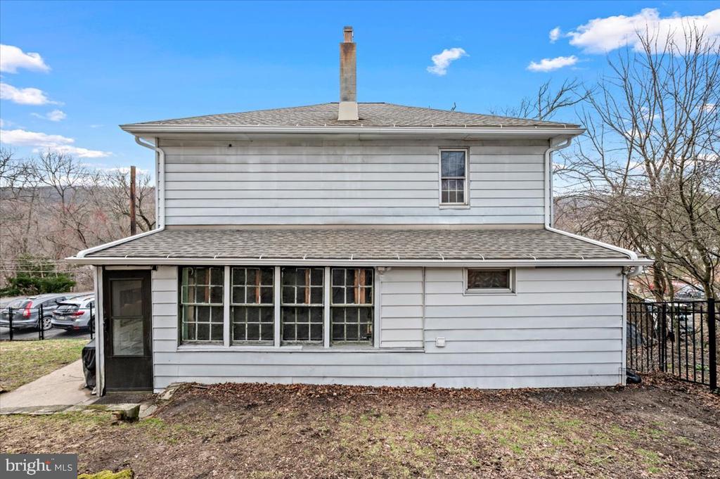 100 E Front St