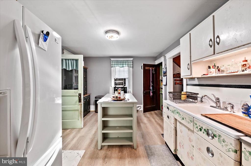 100 E Front St
