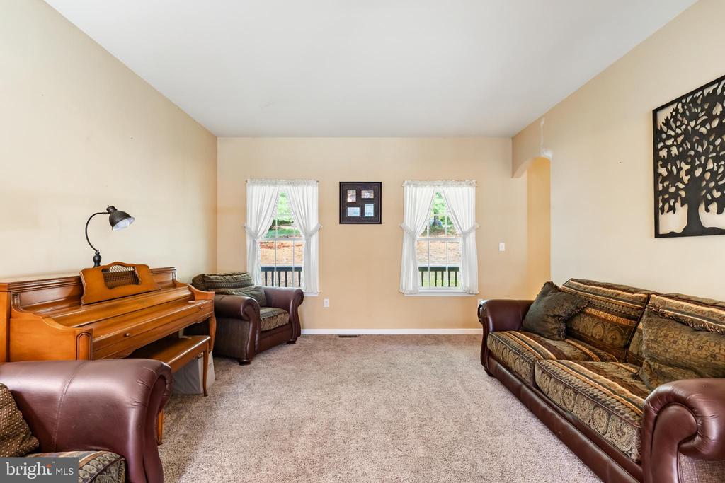 410 MAXINE DRIVE
