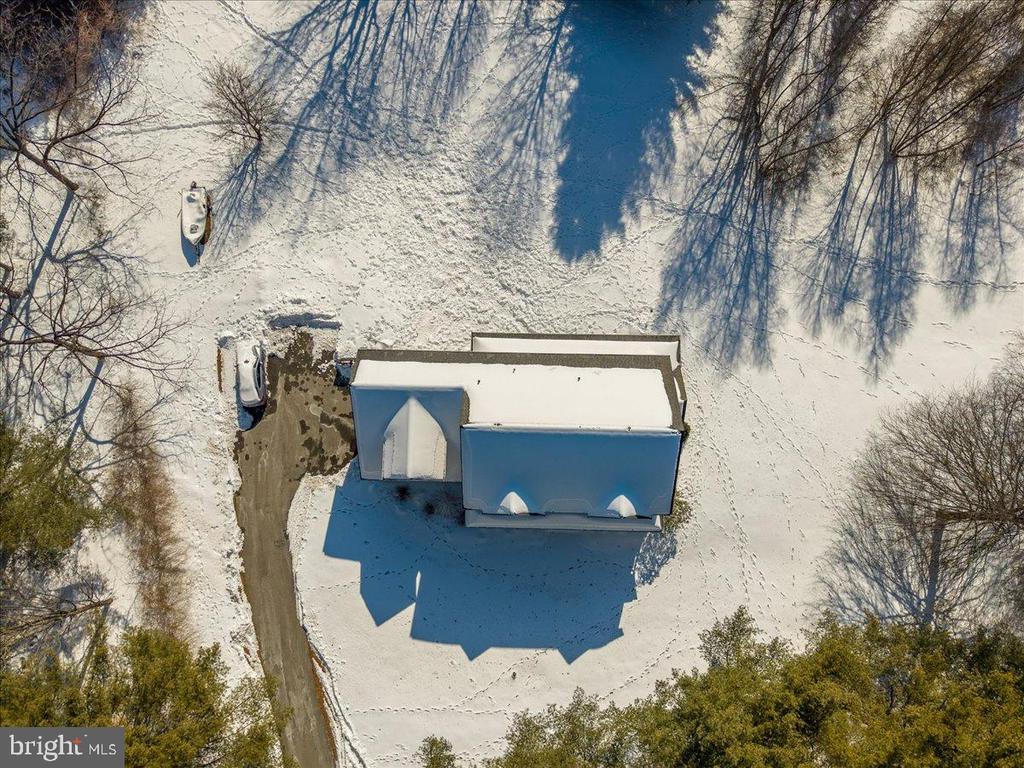 410 MAXINE DRIVE